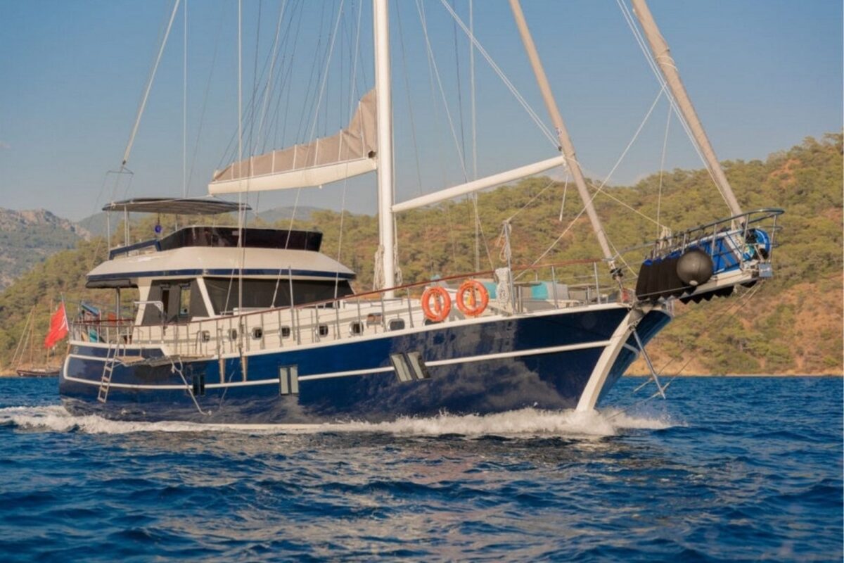 22 meters 4 cabins gulet charter in Bodrum