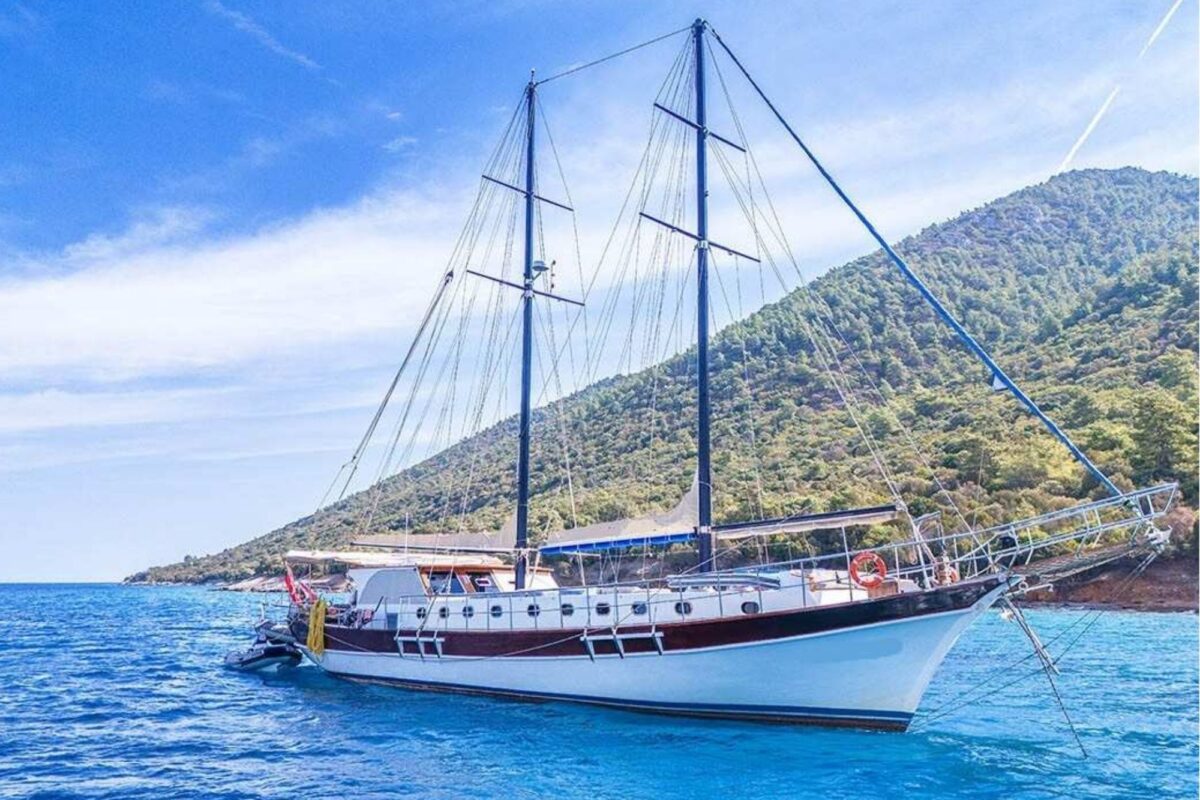 Private gulet cruise in the sheltered bays of Gocek