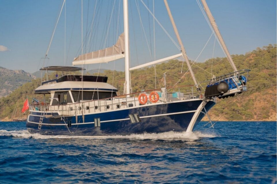 Bodrum gulet charter erk 22 prices